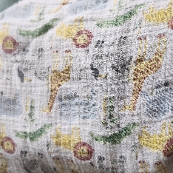 Modern baby muslin blankets - Picture 2 of 4